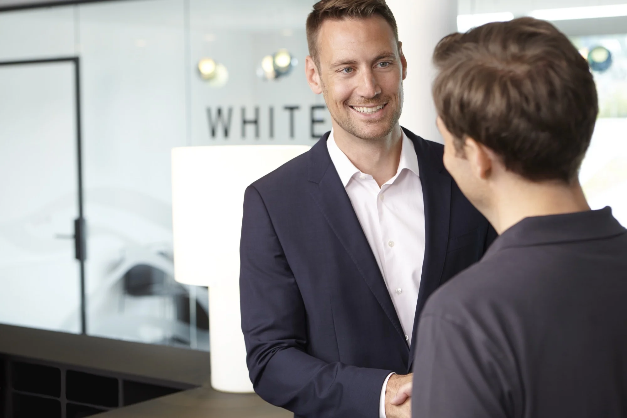Individuelle Patientenberatung bei WHITEBLICK Stuttgart.